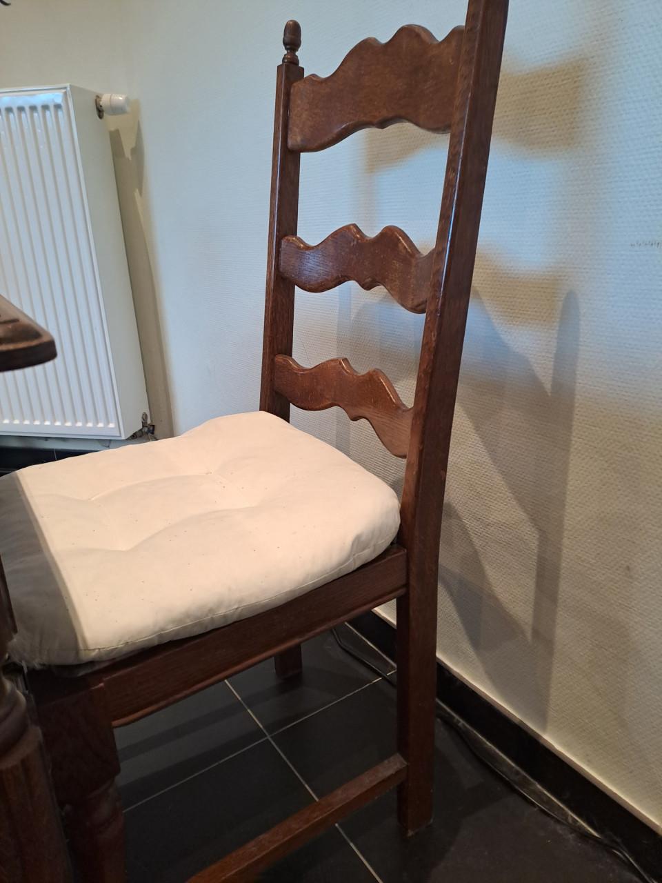 Eethoek met 4 stoelen