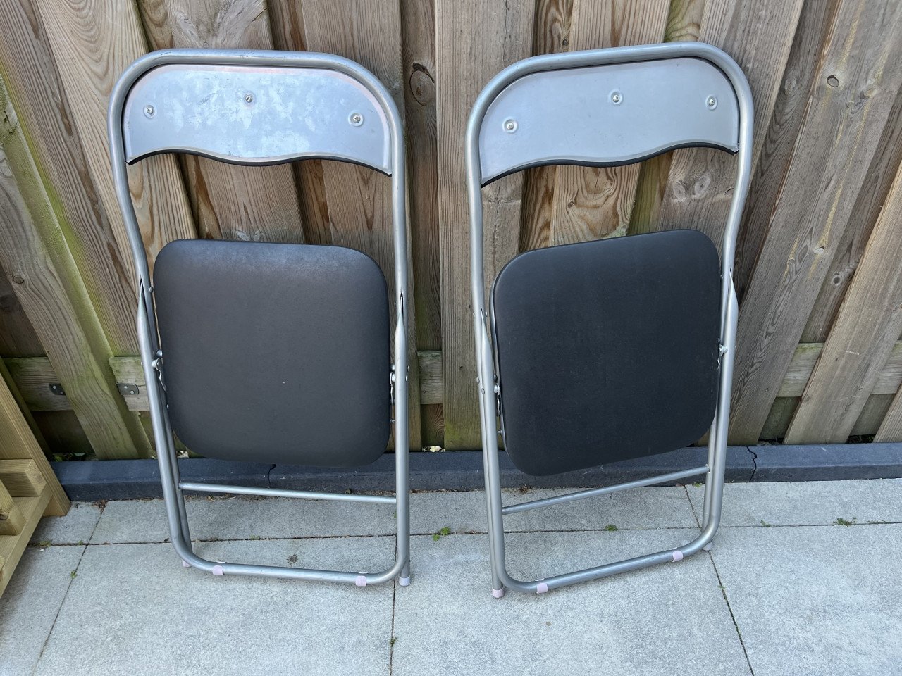 2 stoelen klapstoeltjes