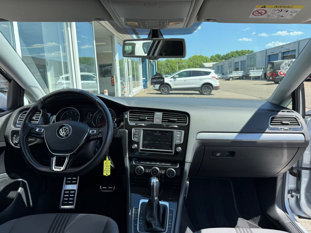 Volkswagen Golf 1.4 tsi act connected series