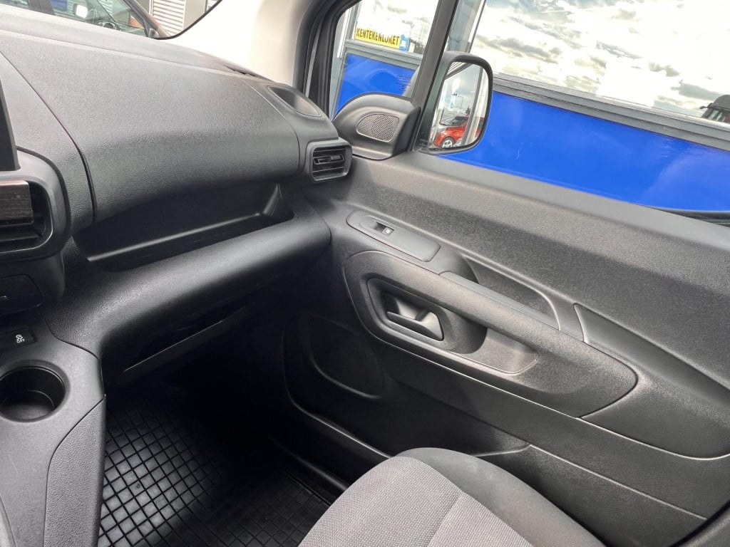 Opel Combo 1.5d l1h1 edition, trekhaak enz...