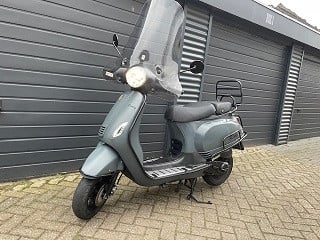 Zeer nette btc riva luxury alles erop en eraan beugel windscherm enz