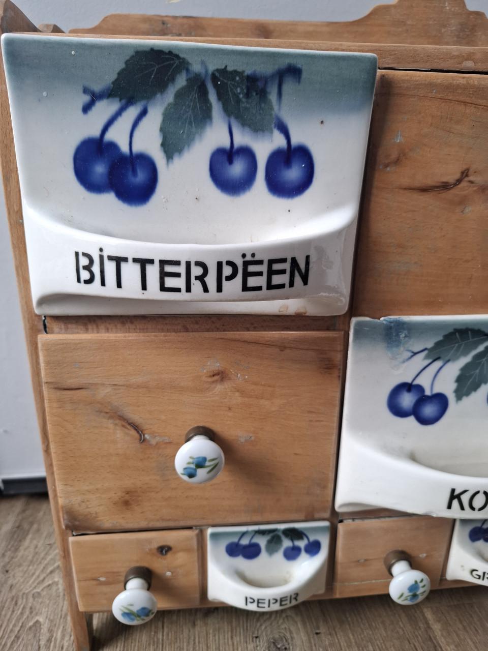 Brocant kruidenkastje