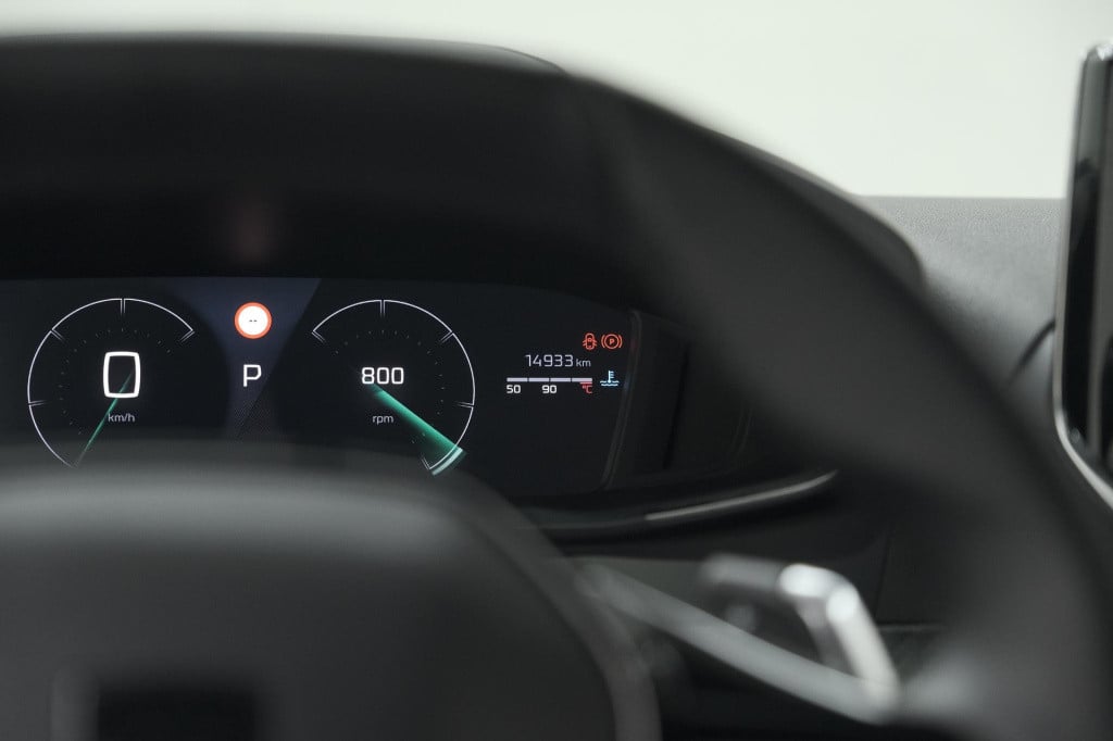 Peugeot 2008 puretech 130 eat8 allure | camera | navigatie | apple carplay 