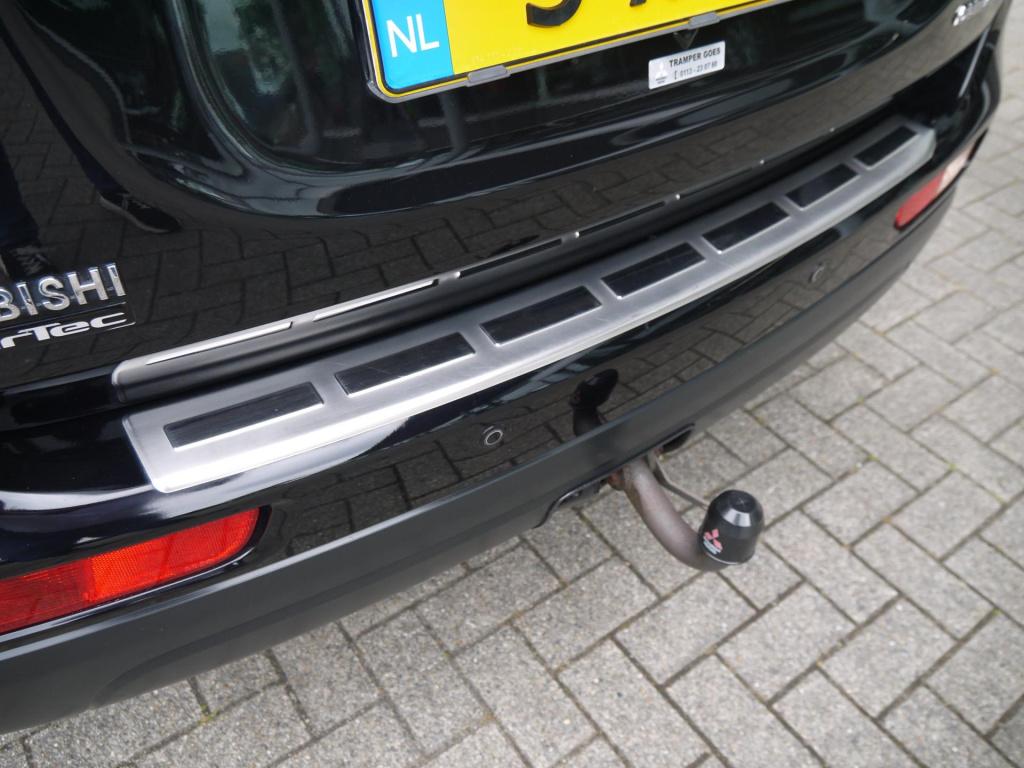 Mitsubishi Outlander 2.0 intense automaat|trekhaak|rijklaar