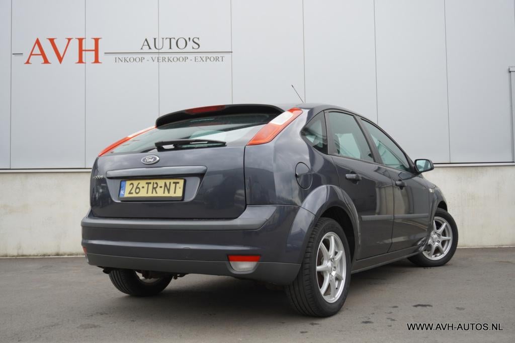 Ford Focus 1.6-16v trend automaat