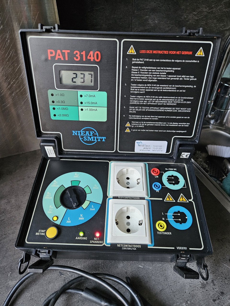 Werkende zeer nette Nieaf Smitt safetypat 3140 Apparaat Tester....