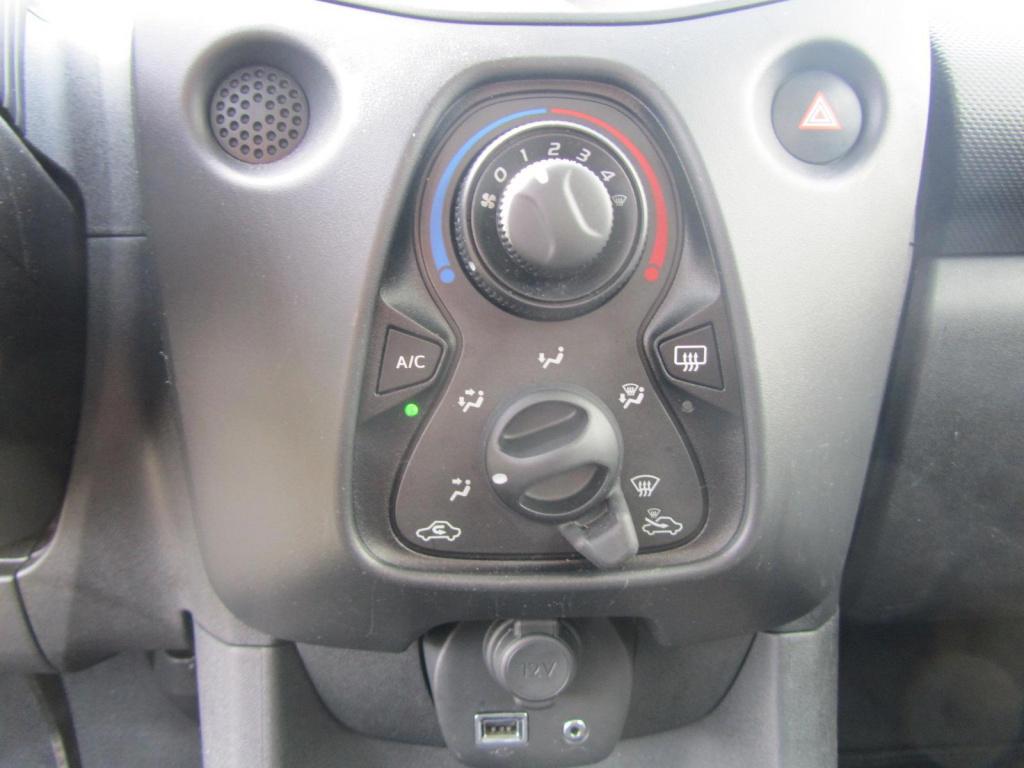 Toyota Aygo 1.0 vvt-i x-fun | 5 deurs | airco | bluetooth