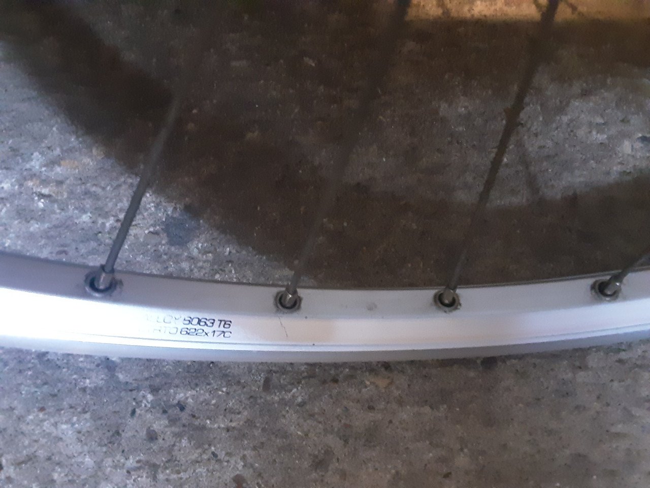 28 inch shimano achterwiel, 7 speed cassette, uitvalnaaf