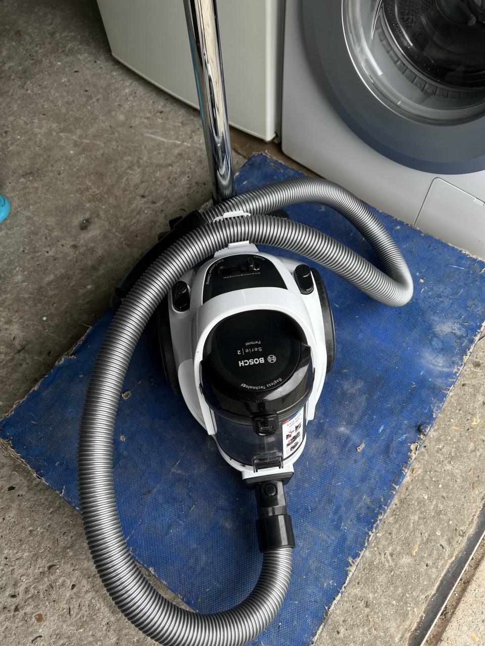 BOSCH Serie 2 Stofzuiger zonder zak Wit