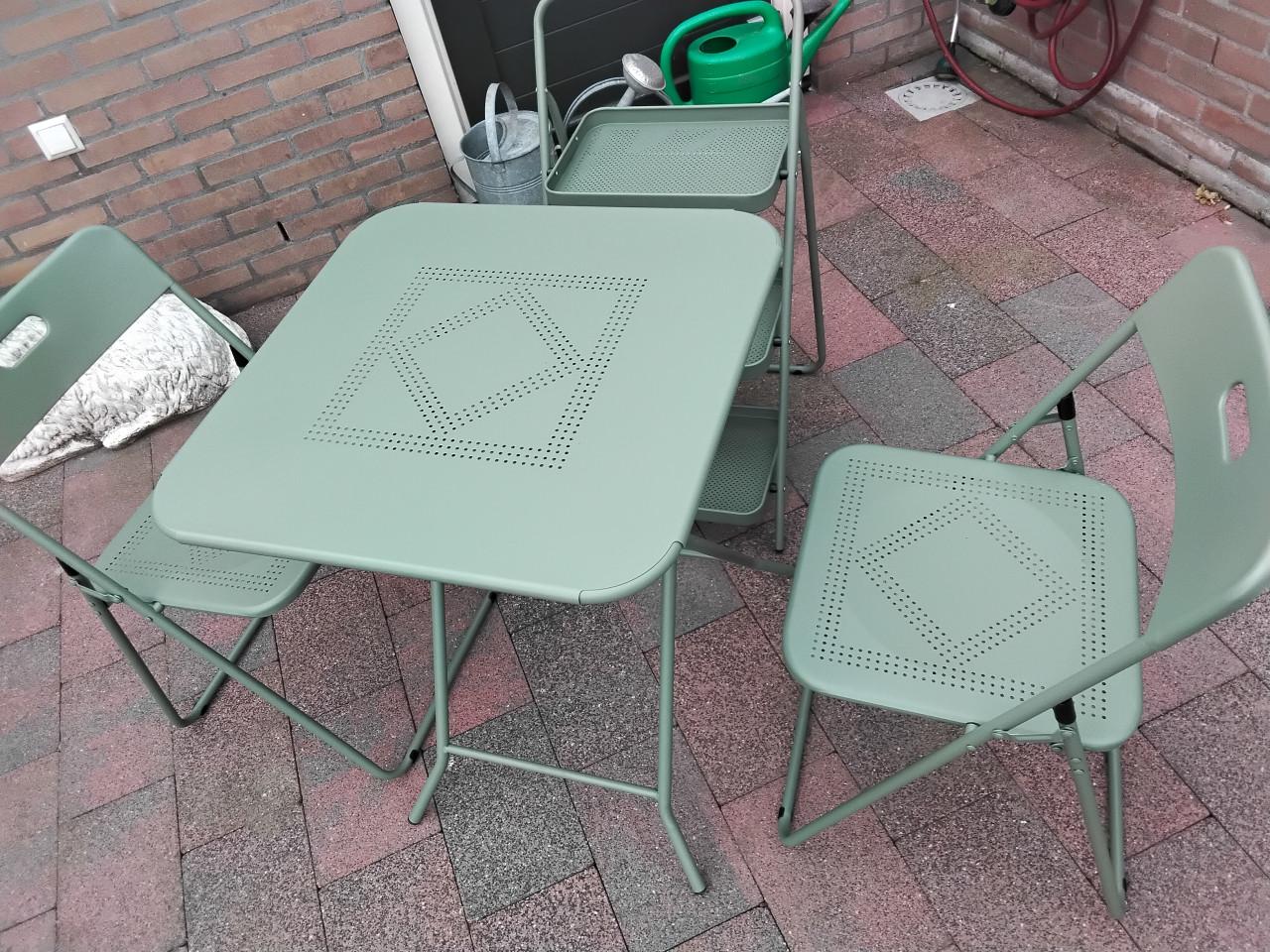 Tuinset nieuw groen nieuw metaal 2 stoelen tafel en bijzettafeltje