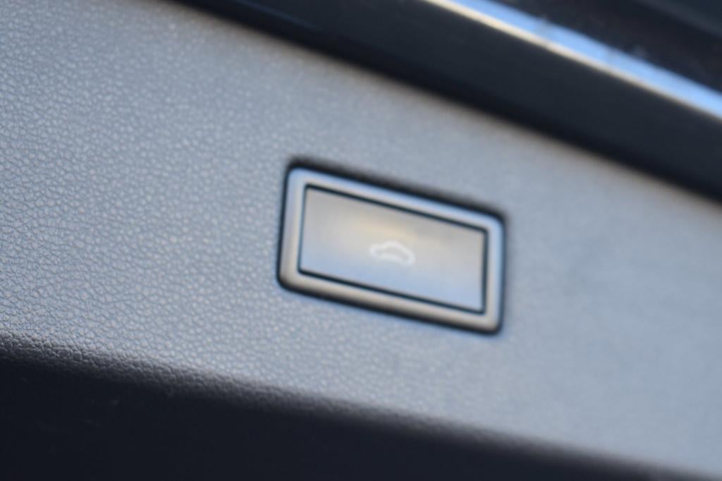 Volkswagen Tiguan 1.5 tsi act highline r-line | trekhaak | panoramadak | dy