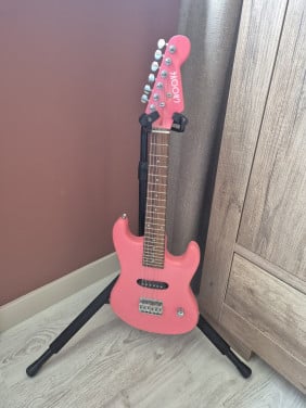 Gitaar + versterker + houder en tas