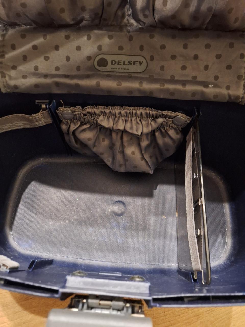 Delsey beautycase