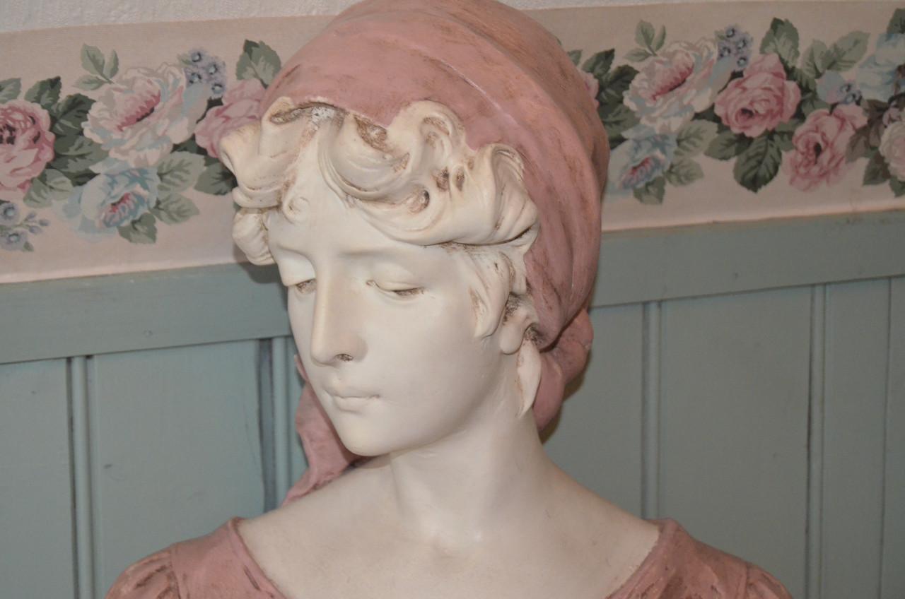 Aardige gipsen Buste in goede staat