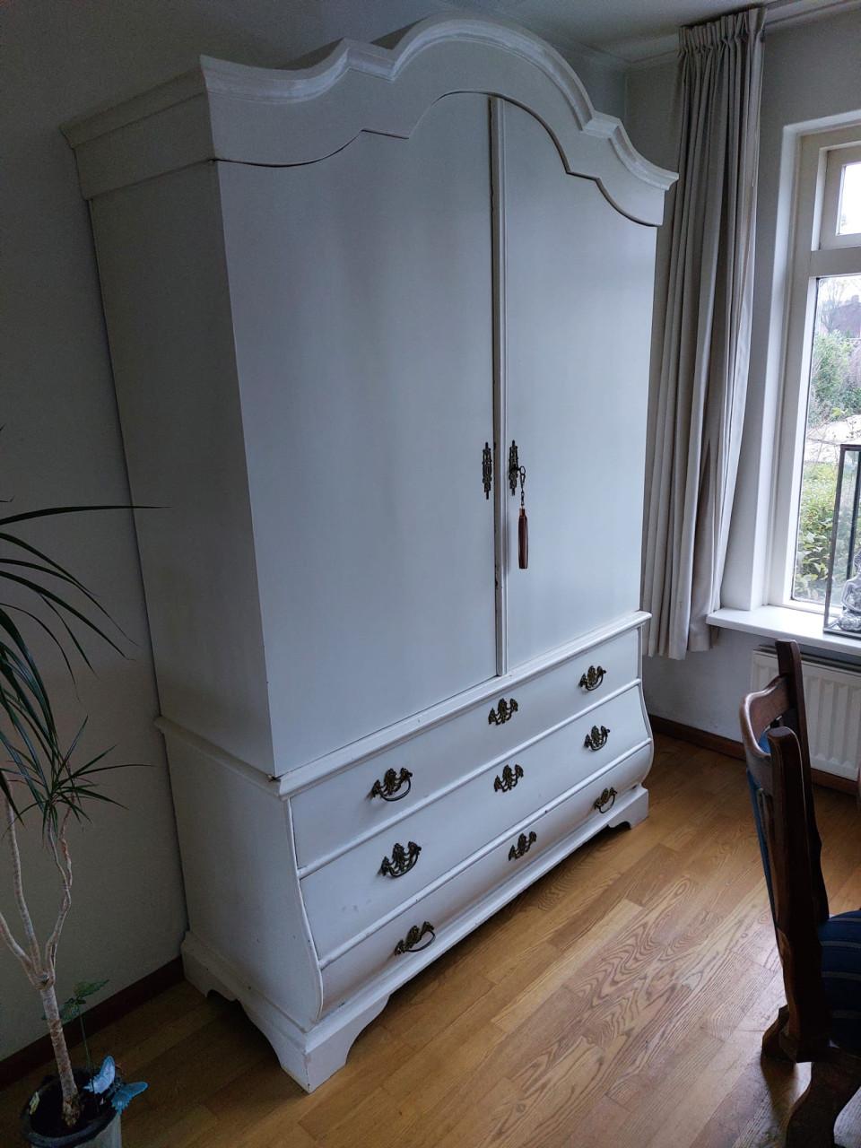 Prachtig kabinet (uit 1 stuk)