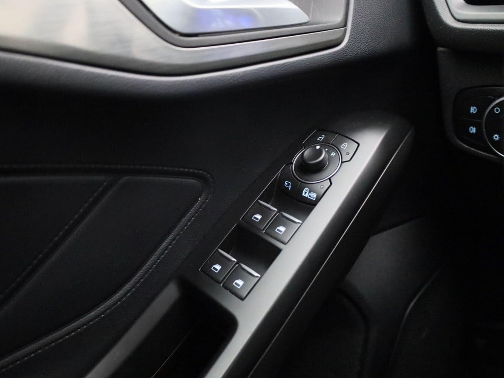 Ford Focus 1.0 ecoboost titanium x business | climate control | adpatieve c
