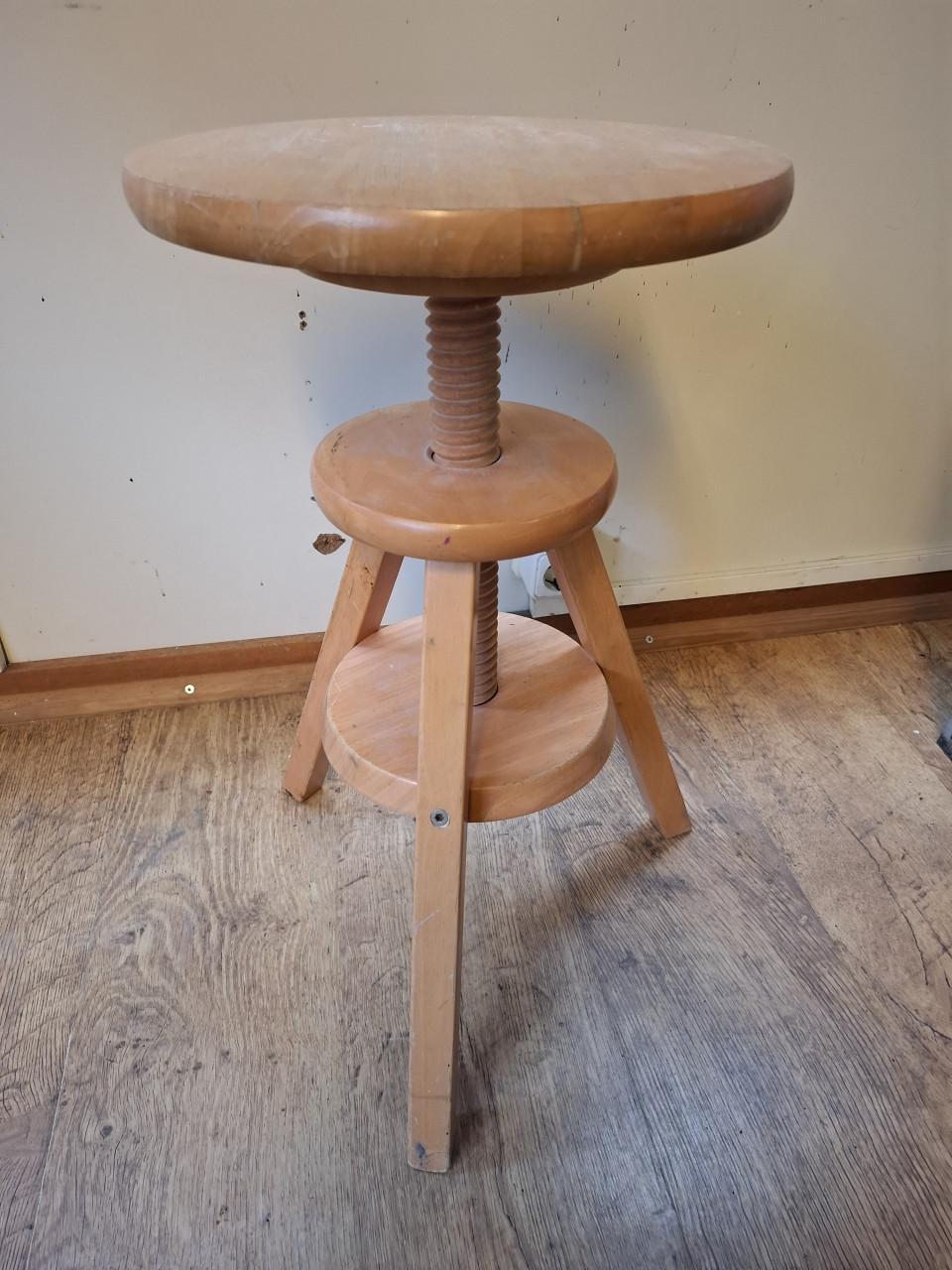 Piano/atelier krukje