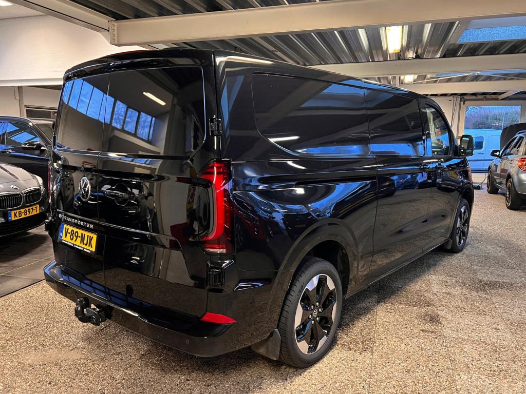 Volkswagen E-transporter 32 l2h1 bulli 64 kwh bulli 285pk, trekhaak enz..