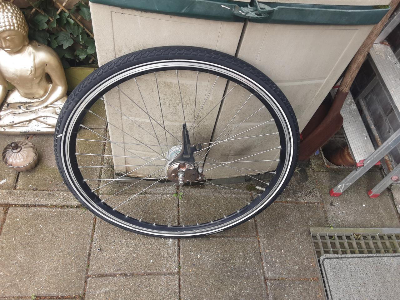 28 inch shimano nexus voorwiel, naafdynamo, rollerbrake rem