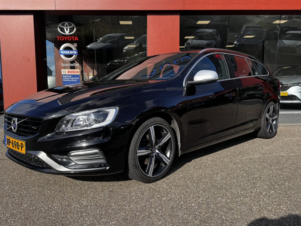 Volvo V60 2.0 t3 r-design | trekhaak | on-call | 18" lmv