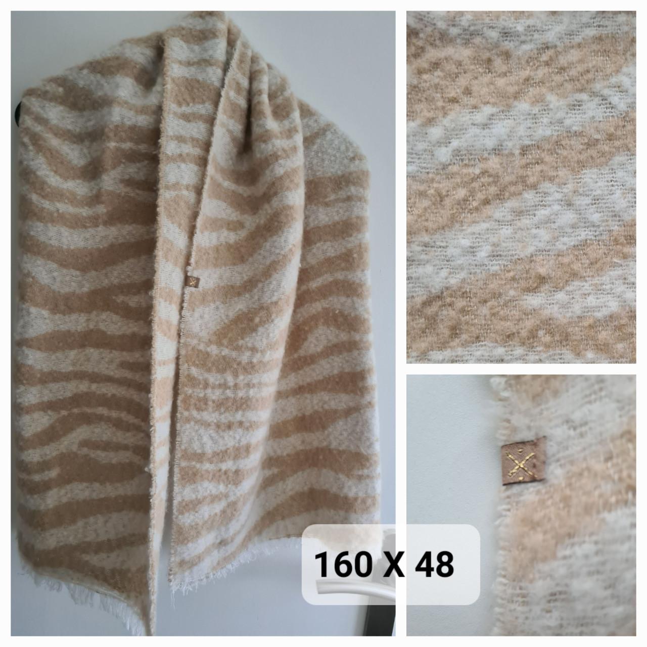 Nieuwe ecru / beige zachte wollige sjaal 160 X 48 cm