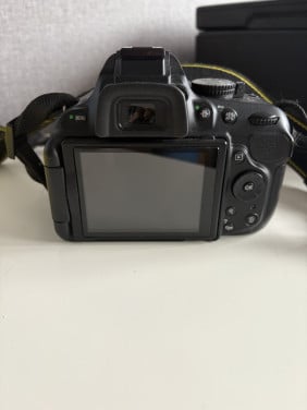 Nikon D5200 digitale srl camera met accessoires.