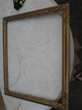 Oude goudkleurige lijst