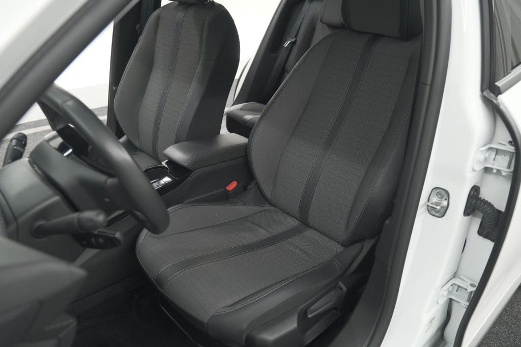 Peugeot 2008 puretech 102 allure pack | allseason banden | parkeersensoren 