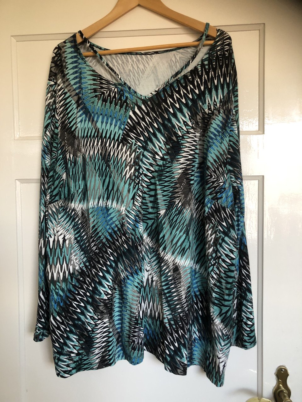Damesshirts mt 50 en 2x xl(alleen afhalen)