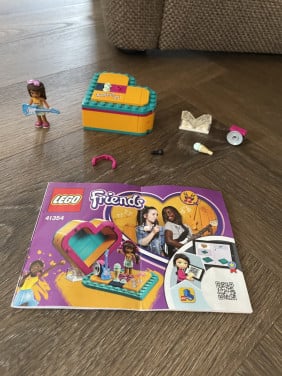 Lego Friends: Andrea's hartvormige doos 41354