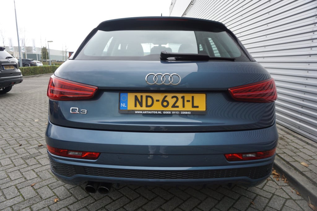 Audi Q3 1.4 tfsi cod adrenalin automaat - climate / navi / cruise / parkeer