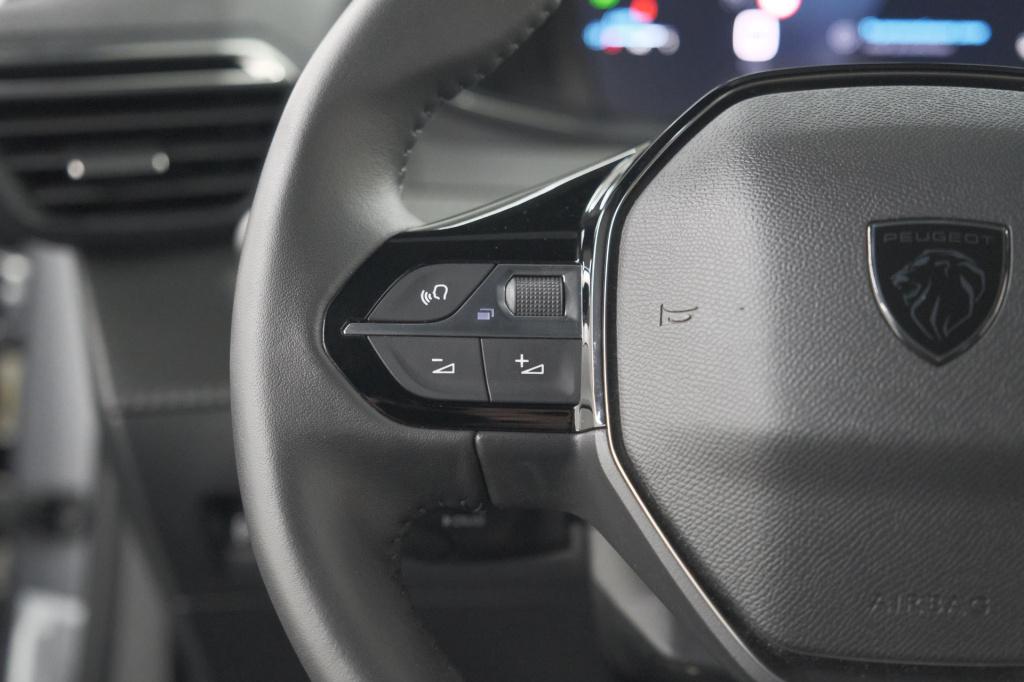 Peugeot 2008 puretech 100 allure | camera | navigatie | parkeersensoren | a