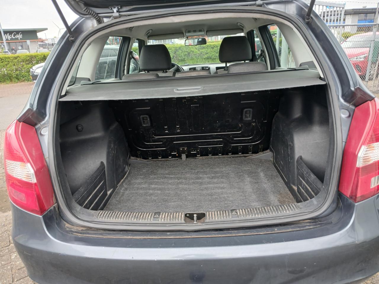 Skoda Fabia com 1.2 HTP 4 deurs en trekhaak uit 2012