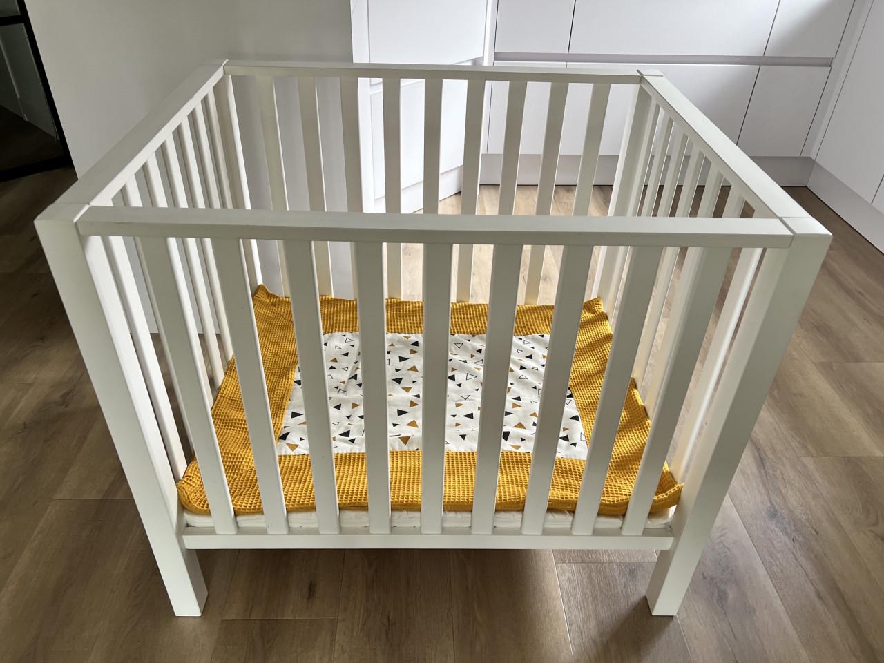Complete set: Europe Baby Casper II Box (Mat Wit) + Matras + Kleed & Zak
