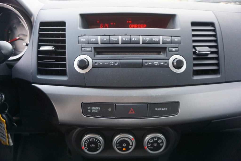 Mitsubishi Lancer sports sedan 1.8 invite airco / cruise / elektr. ramen / 