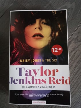Daisy Jones & the Six - Taylor Jenkins Reid
