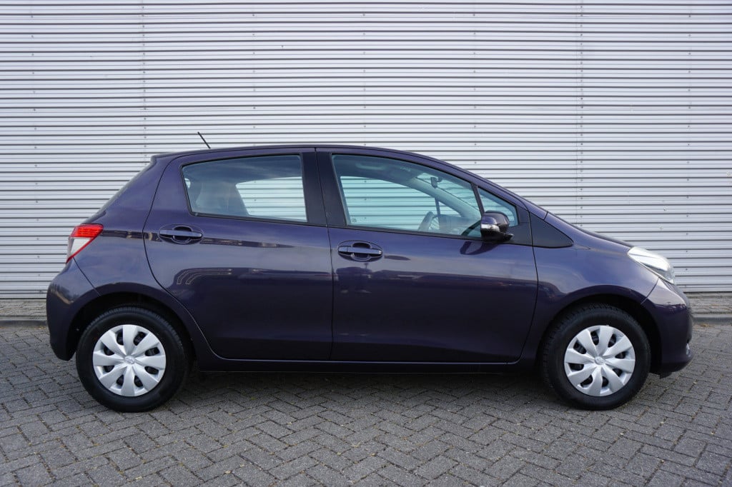 Toyota Yaris 1.0 vvt-i now airco / elektr. ramen / nap