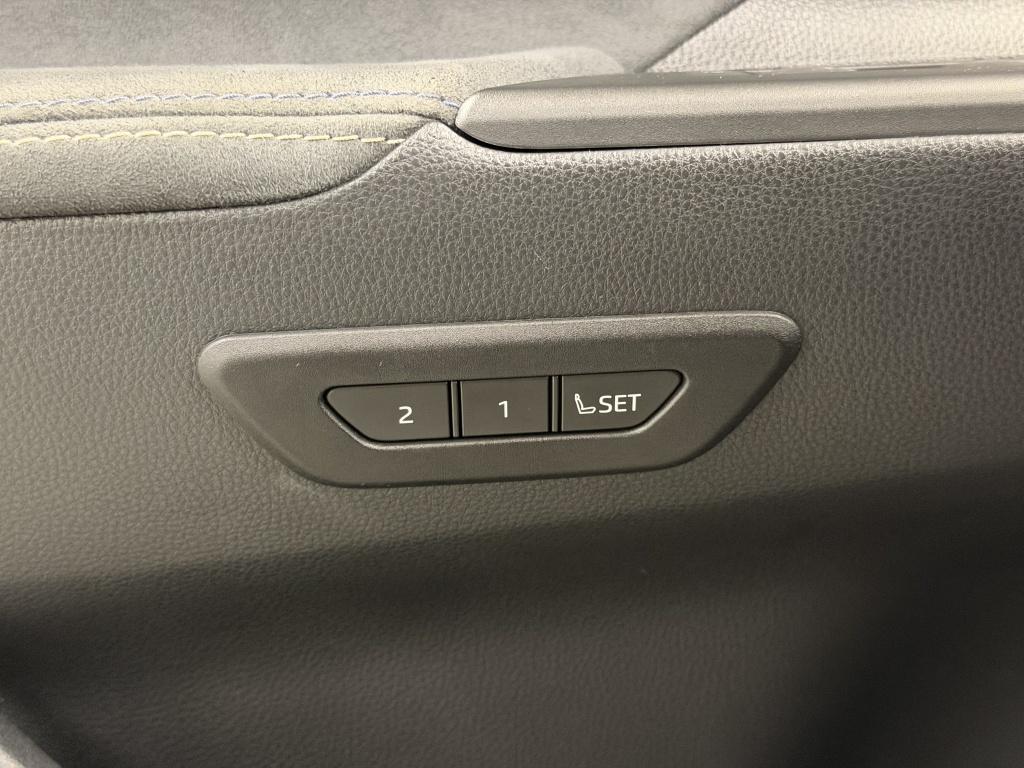 Toyota C-hr 2.0 hybrid 200 exec jbl audio - panoramadak - memory