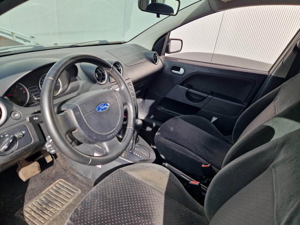 Ford Fiesta 1.6-16v ghia