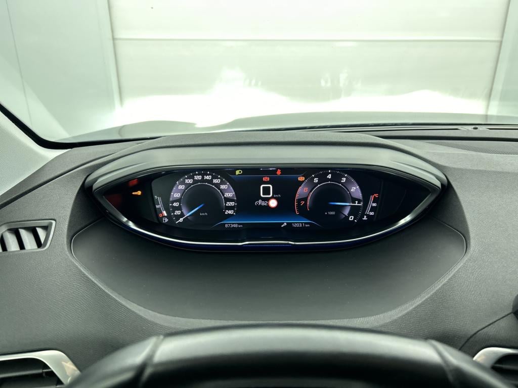 Peugeot 3008 130 pk blue lease allure | rijklaar | trekhaak | elektrische a