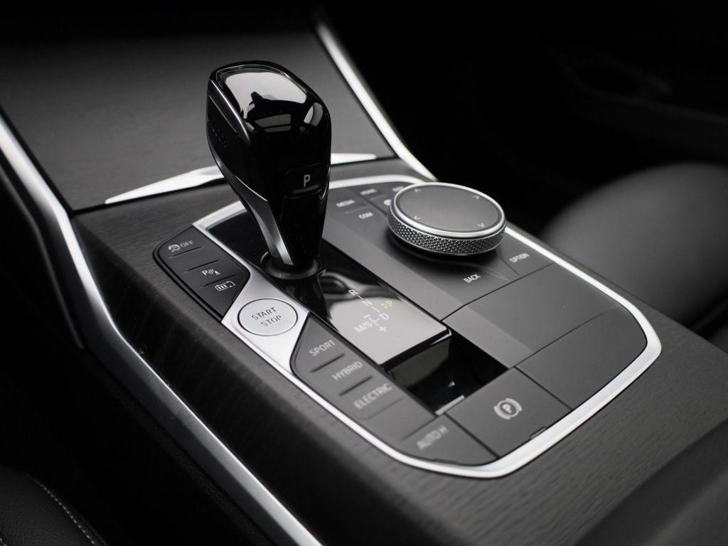 BMW 3-serie touring 320e business edition plus | automaat | lmv | navigatie