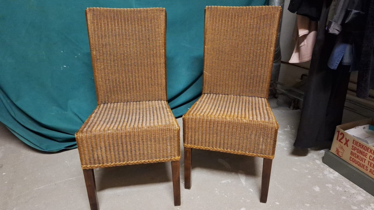 Eet tafel en stoelen