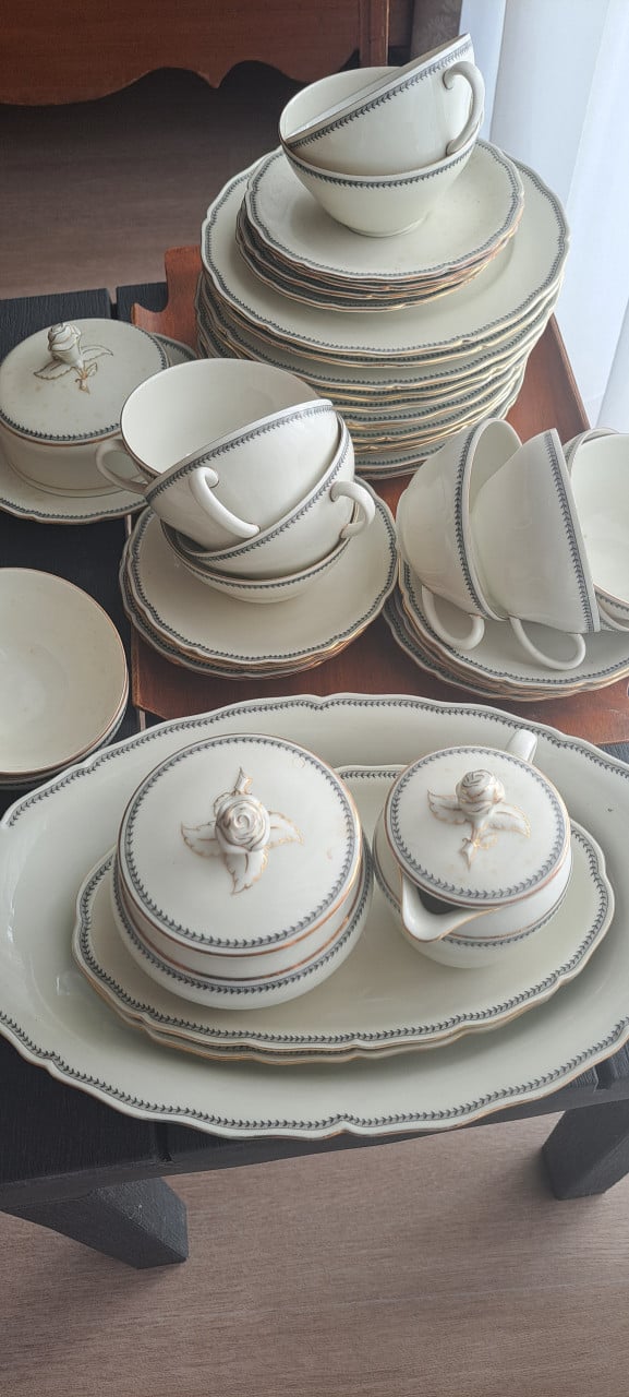 Mooi oud servies