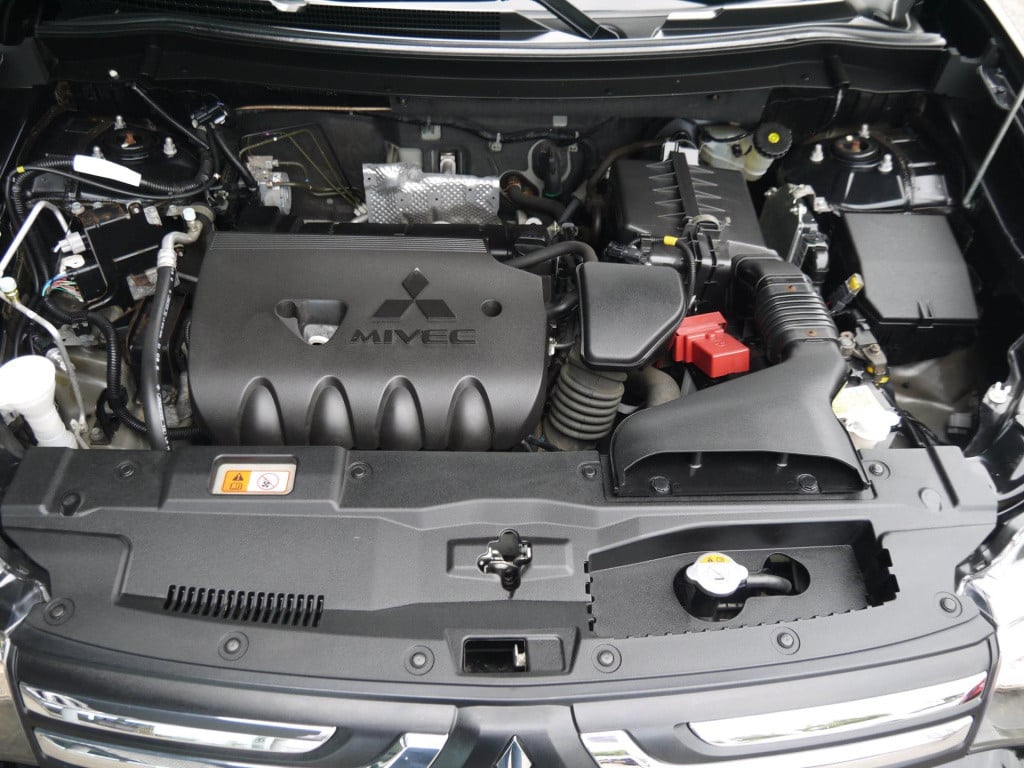 Mitsubishi Outlander 2.0 intense|trekhaak|rijklaar