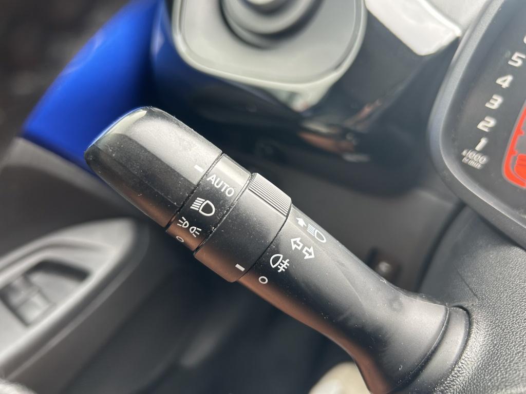 Citroen C1 1.0 vti airscape 68pk s&s 5d airscape shine navigatie | achterui