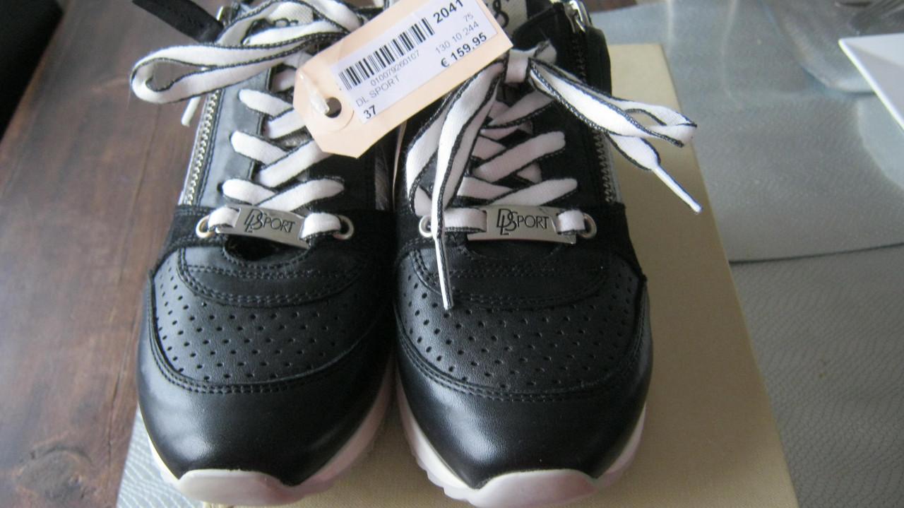 NIEUW DLS SPORT SNEAKERS MAAT 37  VOOR 50 EURO