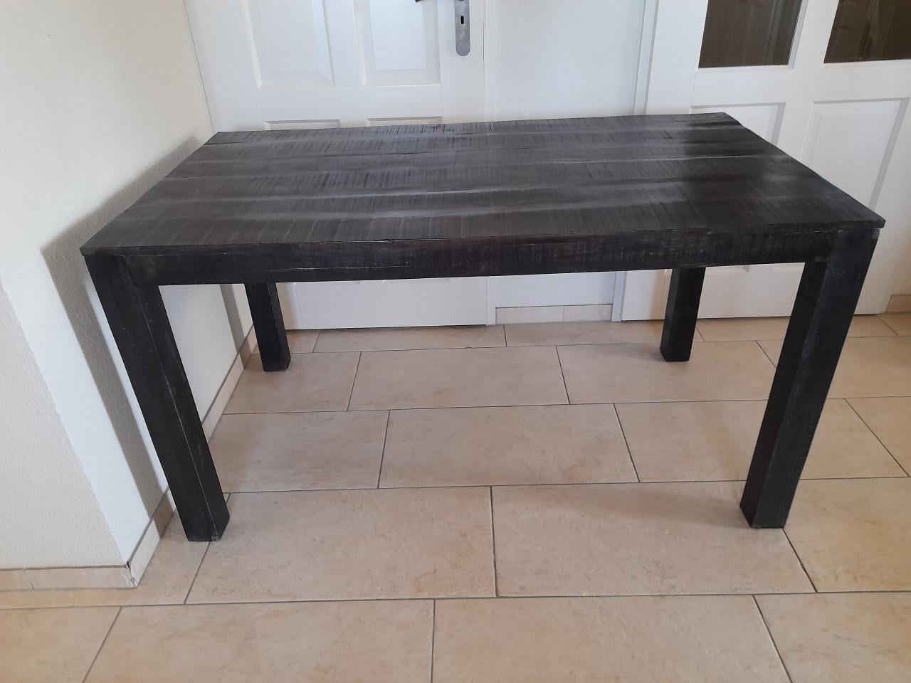Massief mango  houten tafel 80 x 140 x 77H  (in goede nette staat )