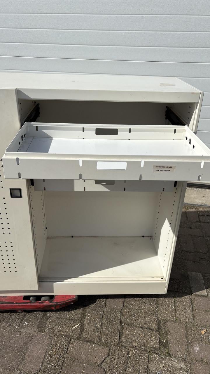 Aukoestische kast archiefkast