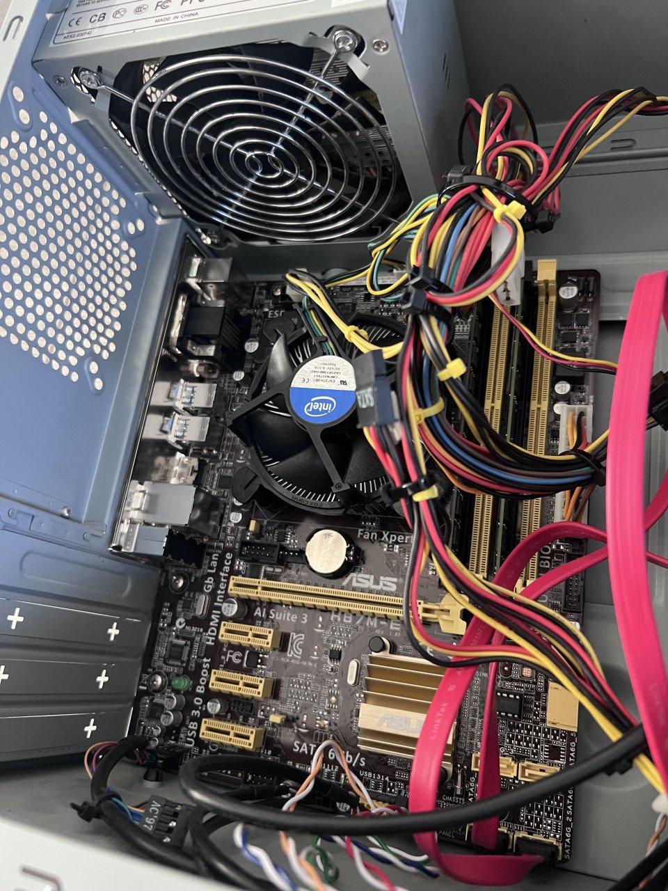 Zeer nette Cooler Master Desktop PC i7, 16GB RAM, Win 11, Office 2024