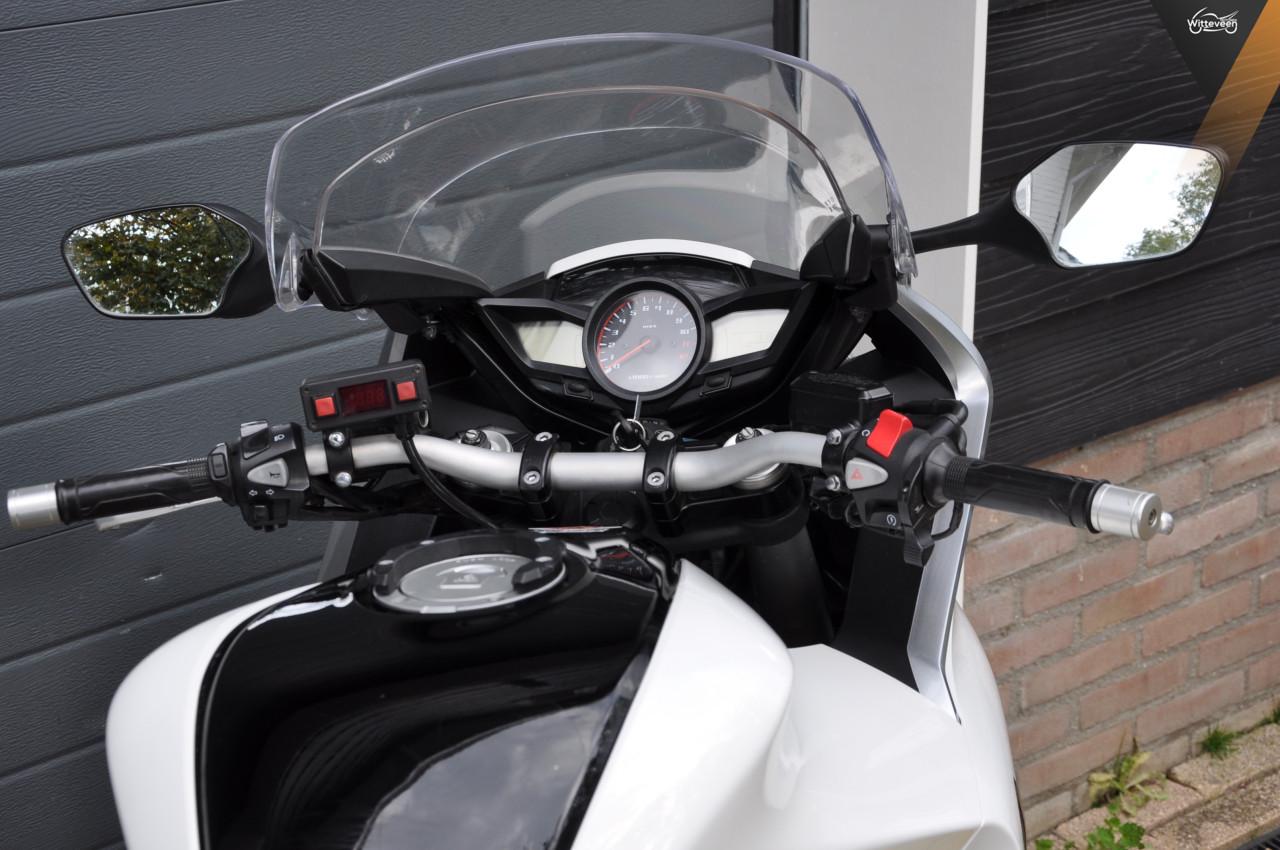 Honda VFR 1200 F ABS Zeer complete en nette motor! 180 PK